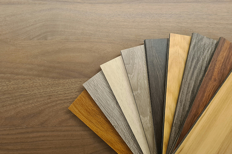 Parquet sintètic o natural: quin escollir a Girona?